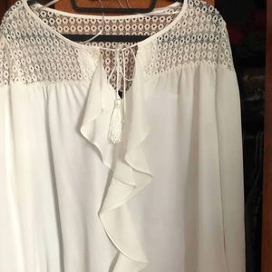 NWT LADIES RELATIVITY OFF WHITE BLOUSE SZ Medium